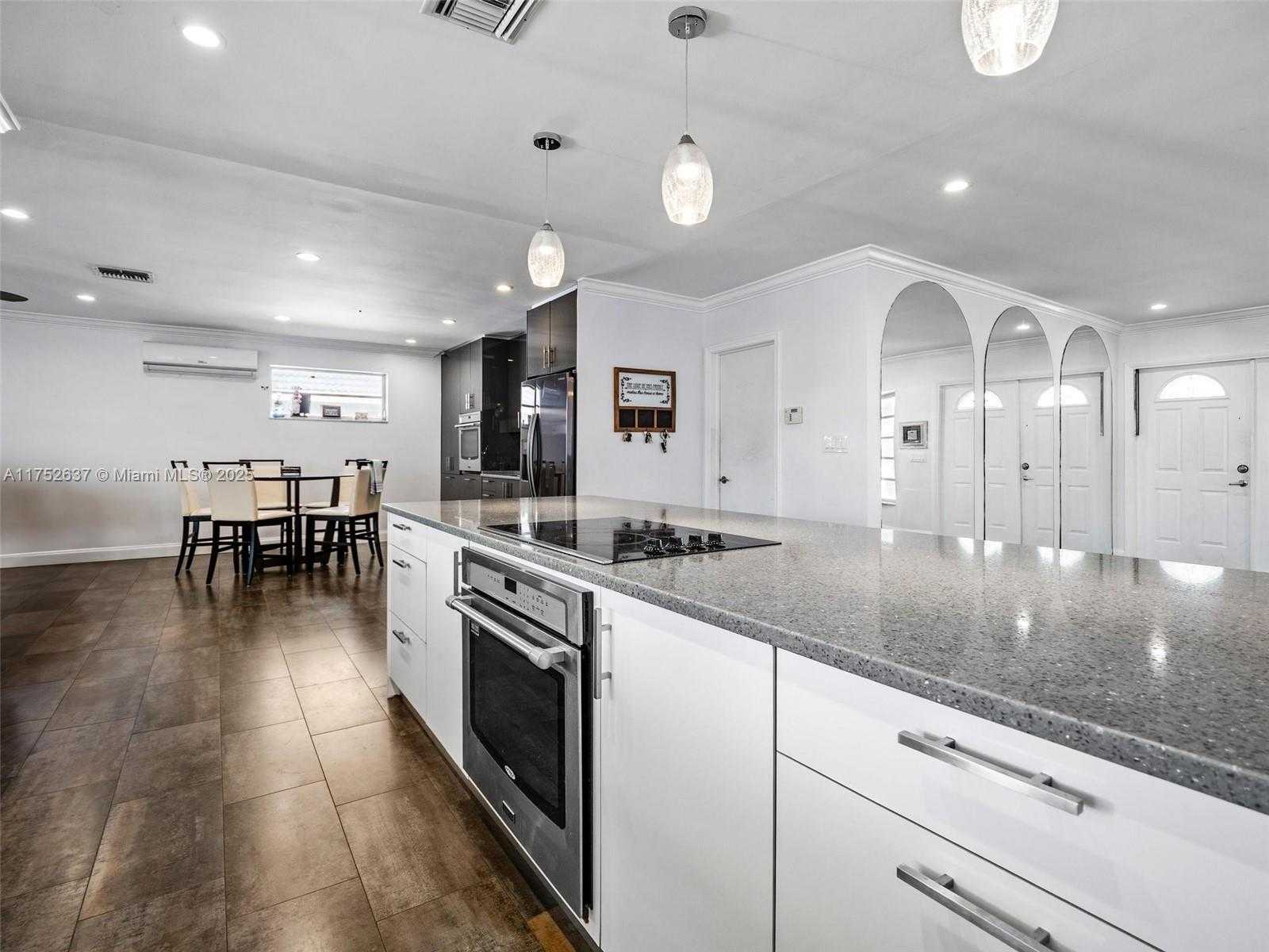 Small Image of 3610 NORTH 53RD AVE, Hollywood Number 9