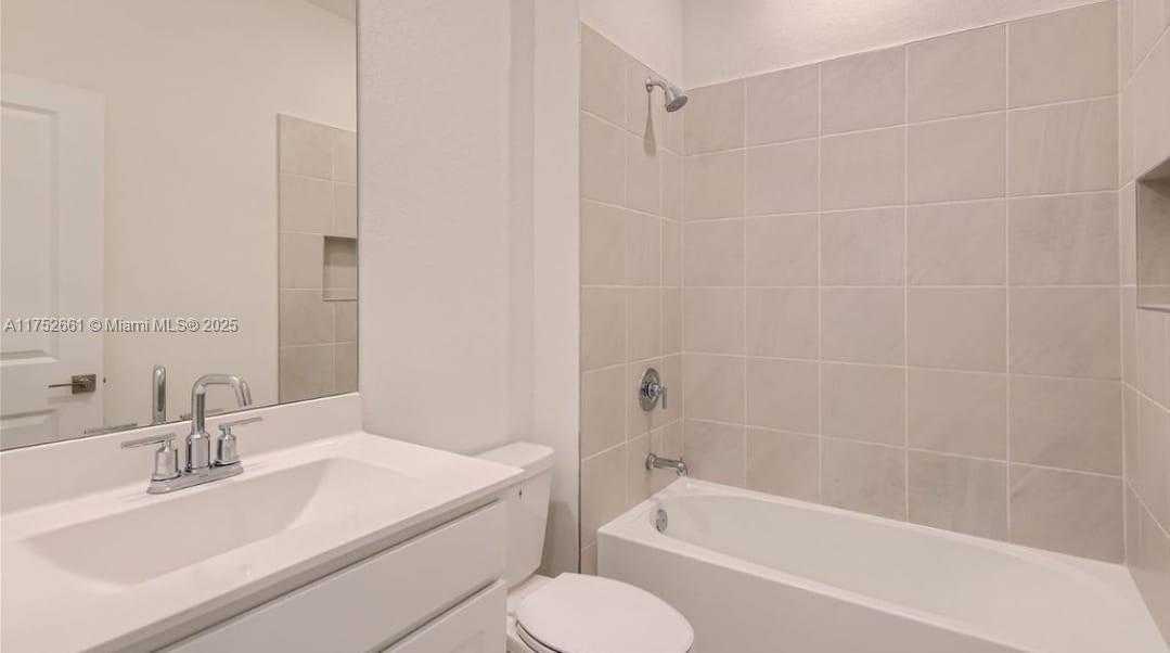 Small Image of 1695 SOUTH EAST 6TH ST, Homestead Number 11