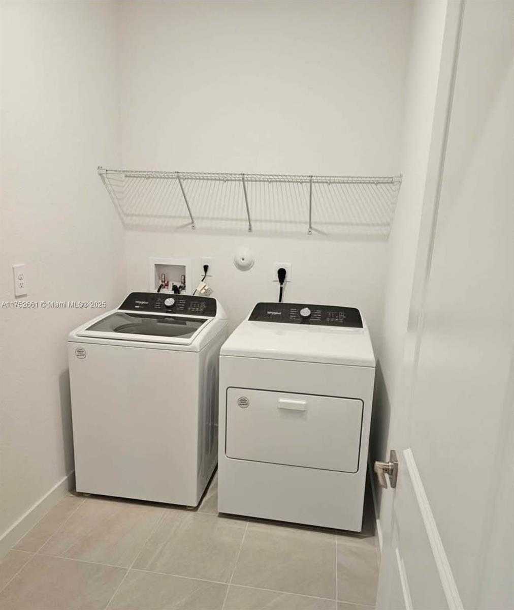 Small Image of 1695 SOUTH EAST 6TH ST, Homestead Number 8
