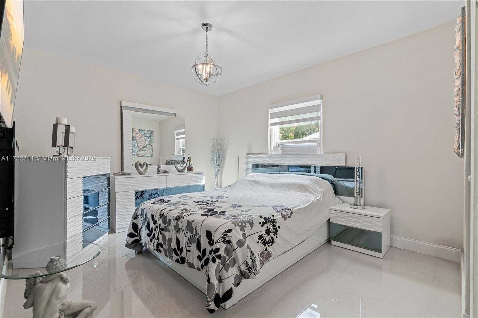 Small Image of 9251 Little River Blvd, Miami, FL 33147, USA Number 15