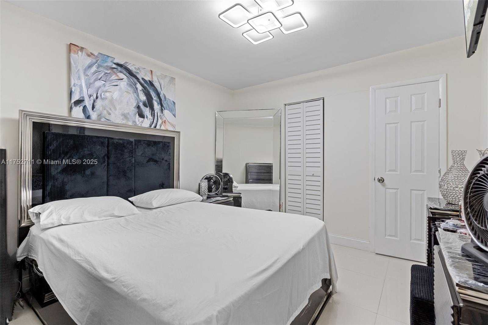 Small Image of 9251 Little River Blvd, Miami, FL 33147, USA Number 19