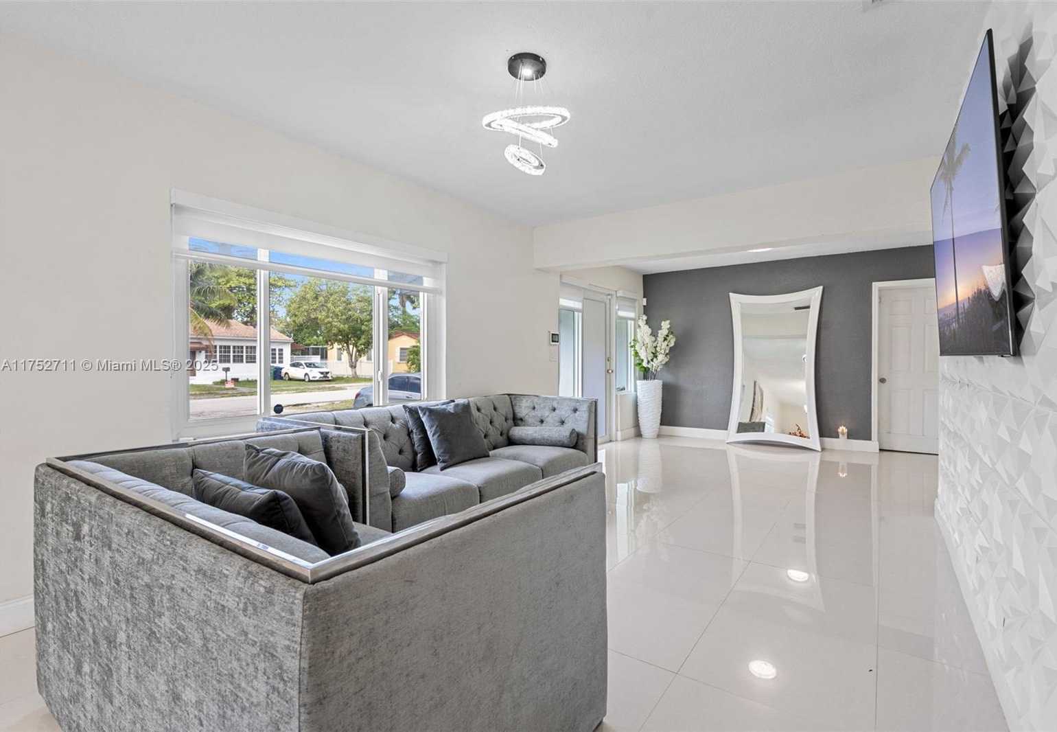 Small Image of 9251 Little River Blvd, Miami, FL 33147, USA Number 26