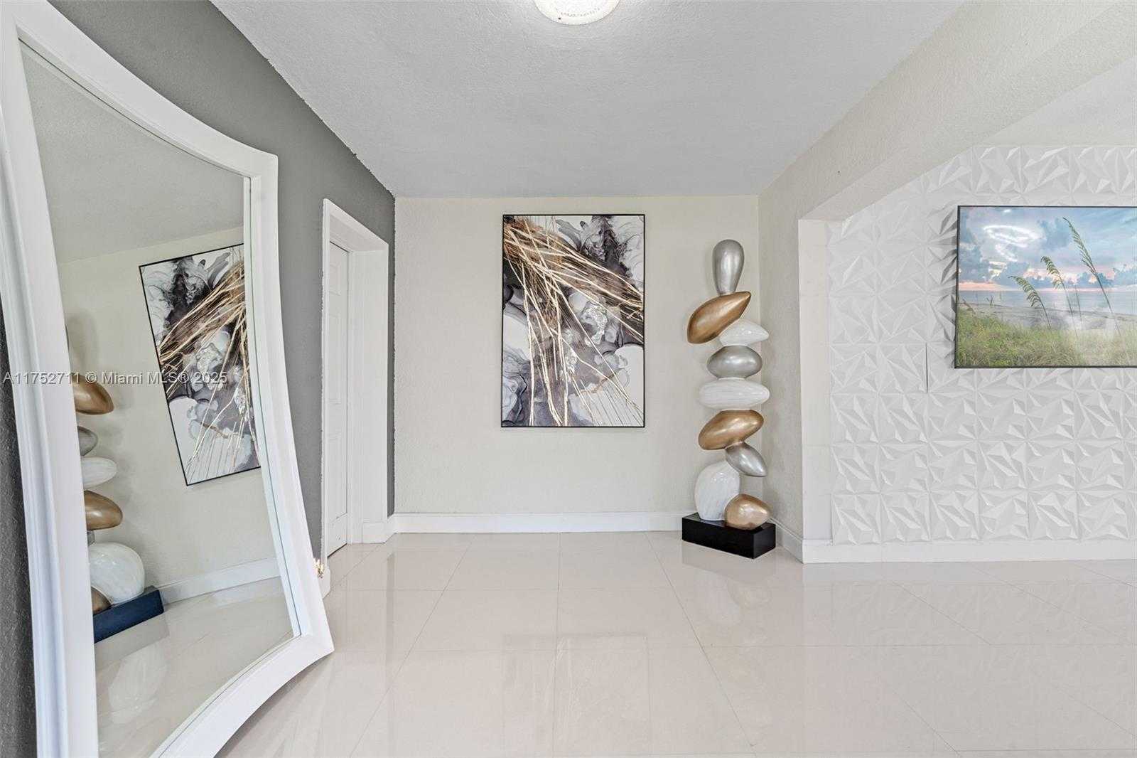 Small Image of 9251 Little River Blvd, Miami, FL 33147, USA Number 29