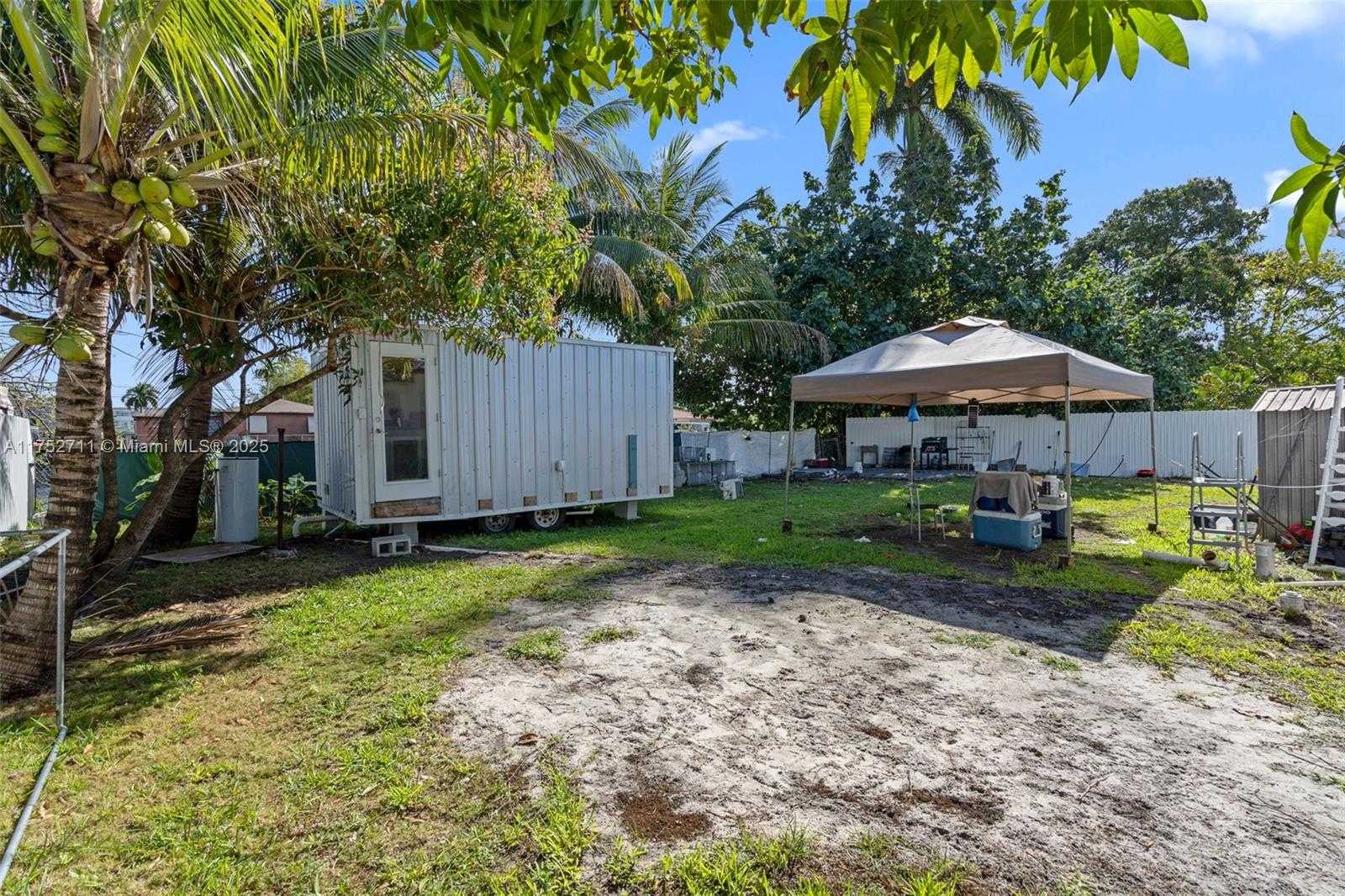 Small Image of 9251 Little River Blvd, Miami, FL 33147, USA Number 32