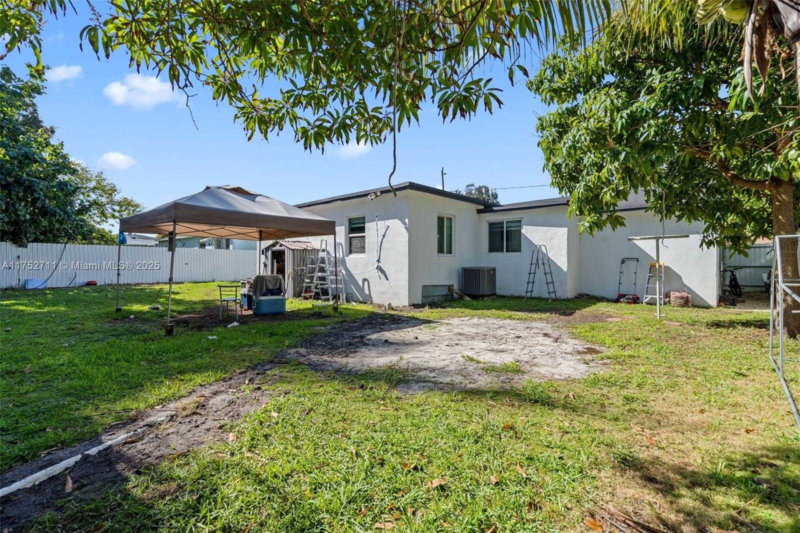 Small Image of 9251 Little River Blvd, Miami, FL 33147, USA Number 33
