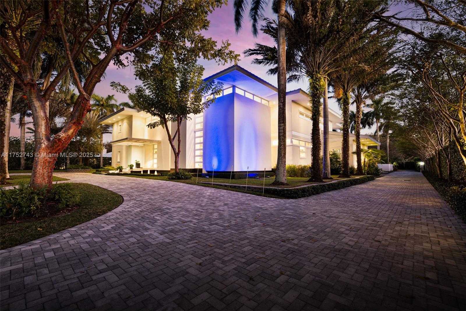 Small Image of 6080 SOUTH WEST 88TH ST, Pinecrest Number 2