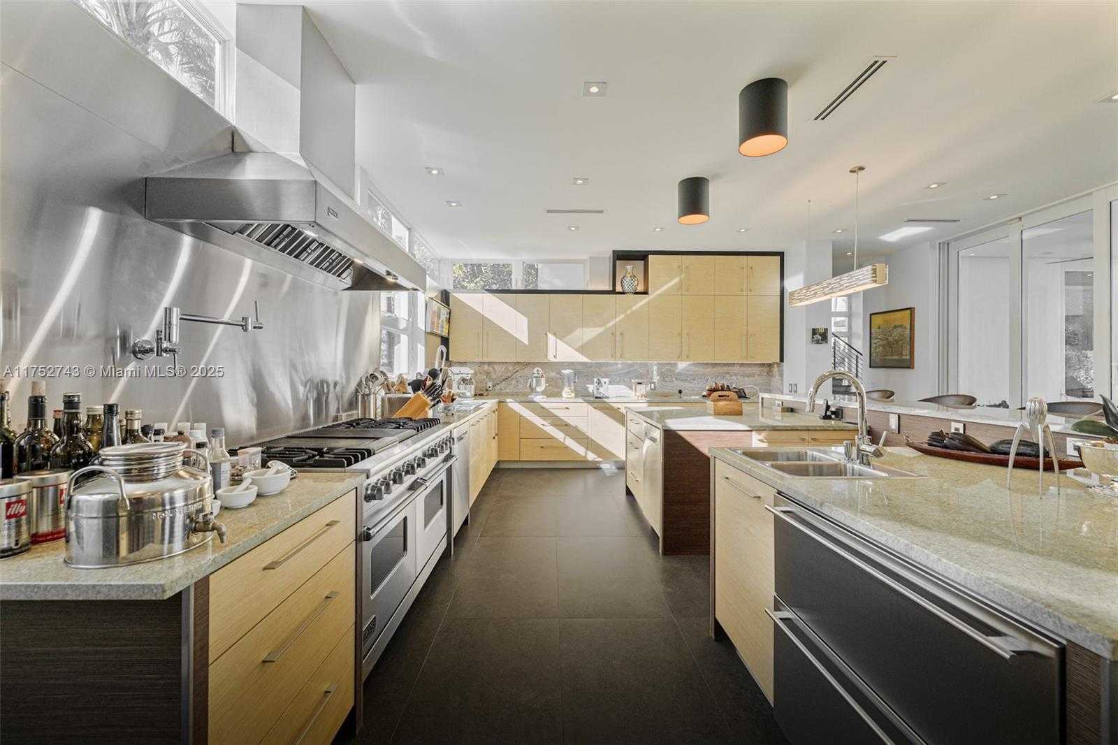 Small Image of 6080 SOUTH WEST 88TH ST, Pinecrest Number 7