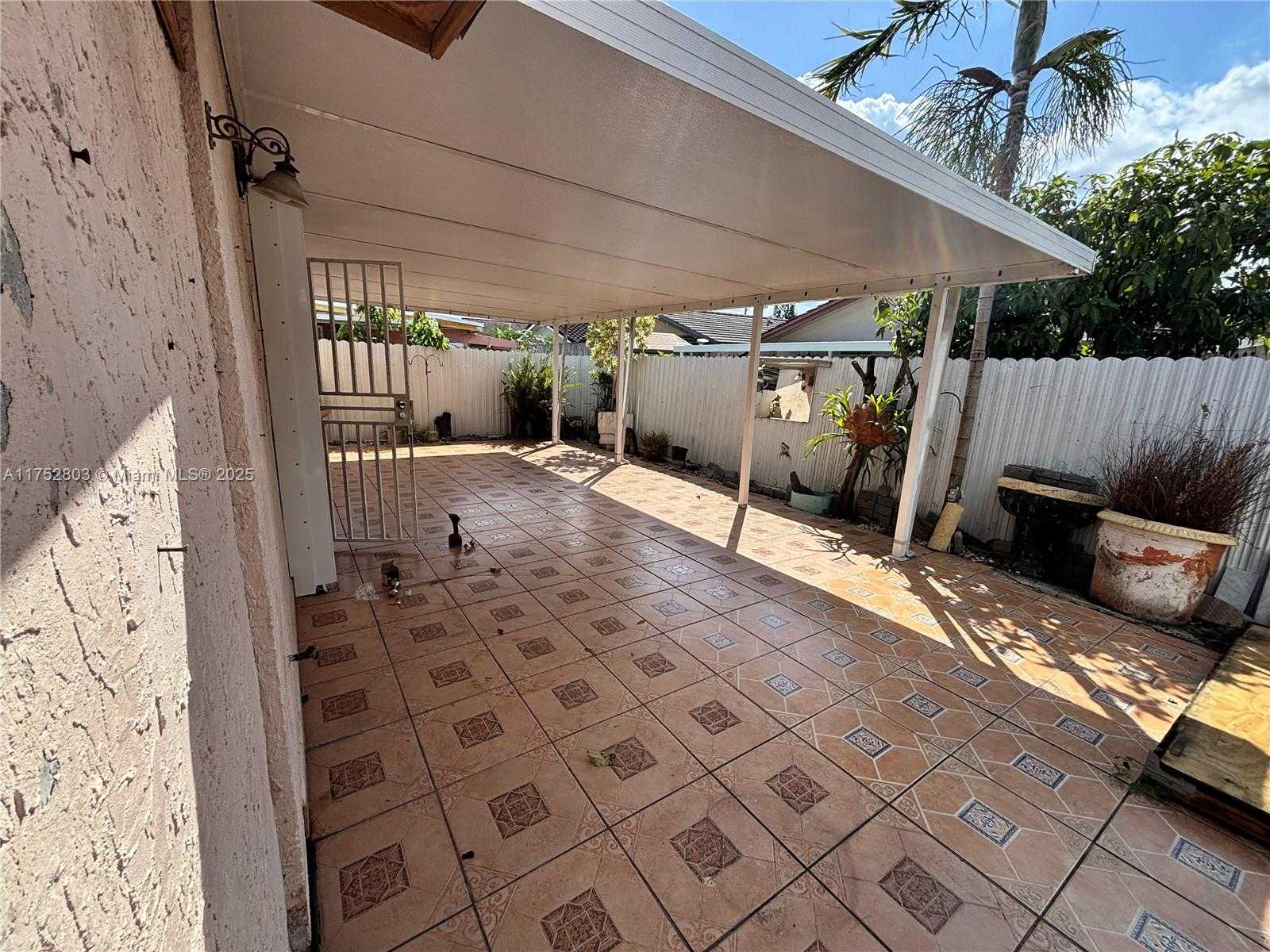 Small Image of 3162 WEST 69TH PL, Hialeah Number 11