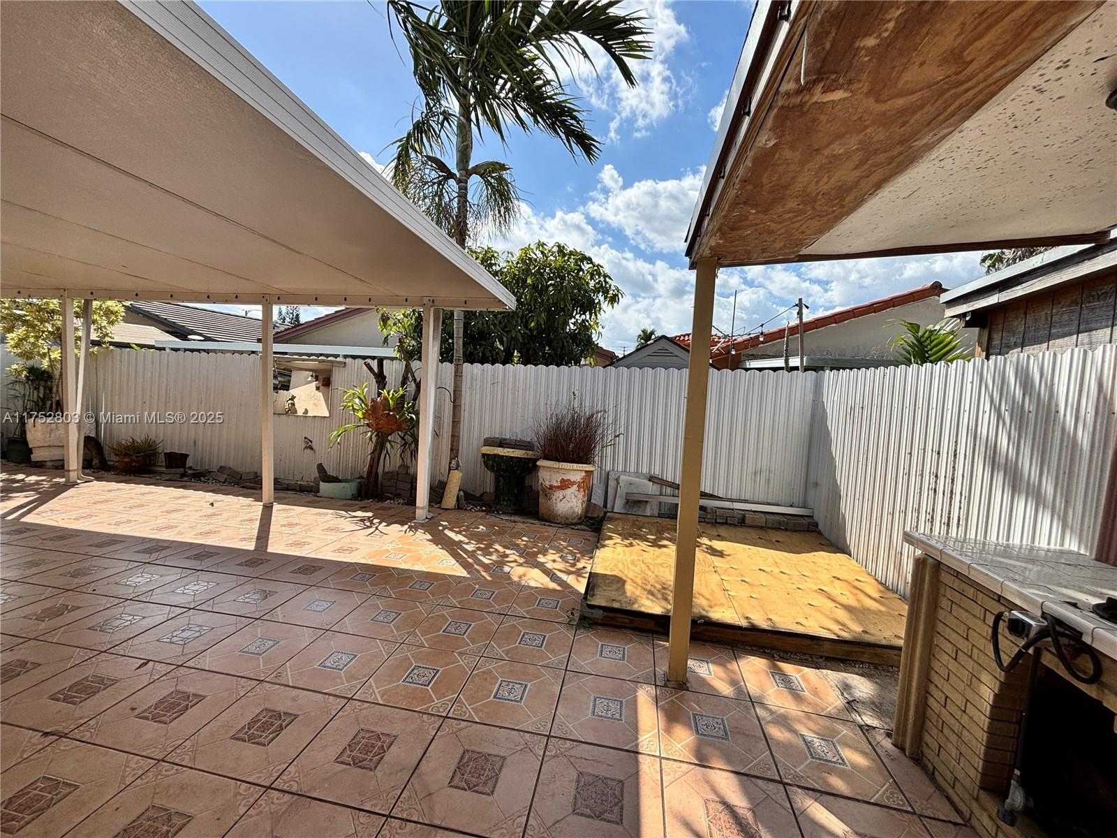 Small Image of 3162 WEST 69TH PL, Hialeah Number 12