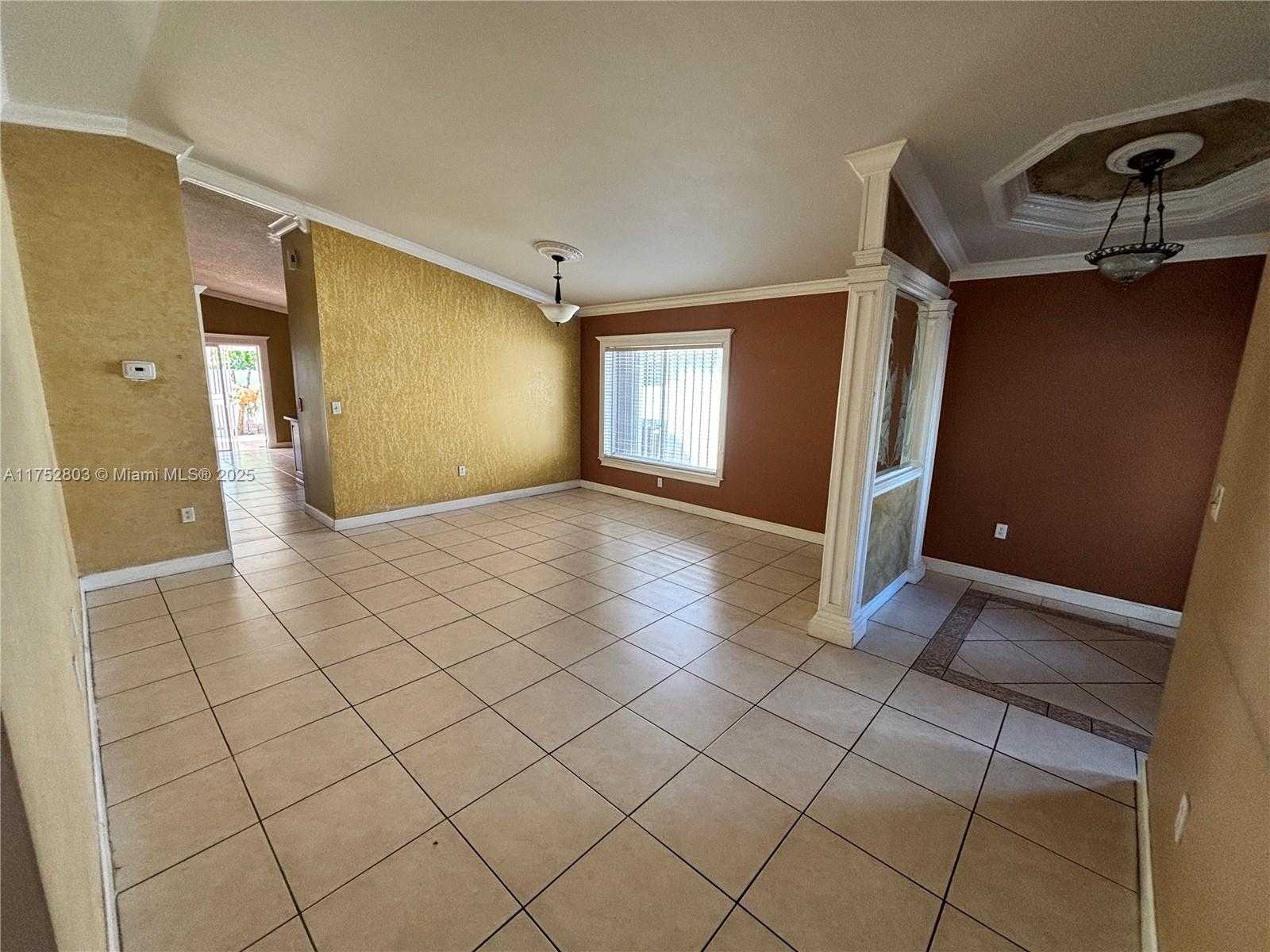 Small Image of 3162 WEST 69TH PL, Hialeah Number 2