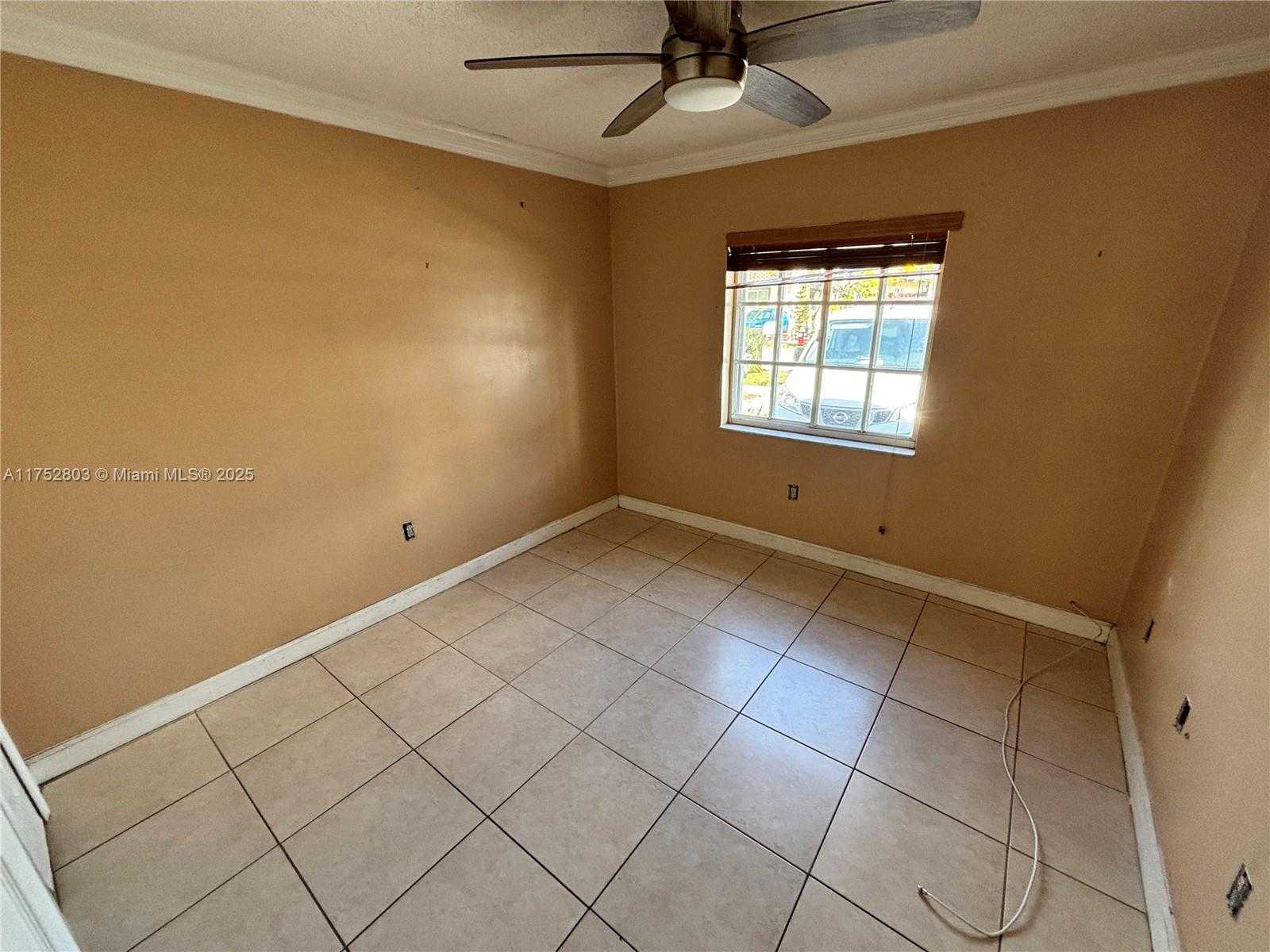 Small Image of 3162 WEST 69TH PL, Hialeah Number 7