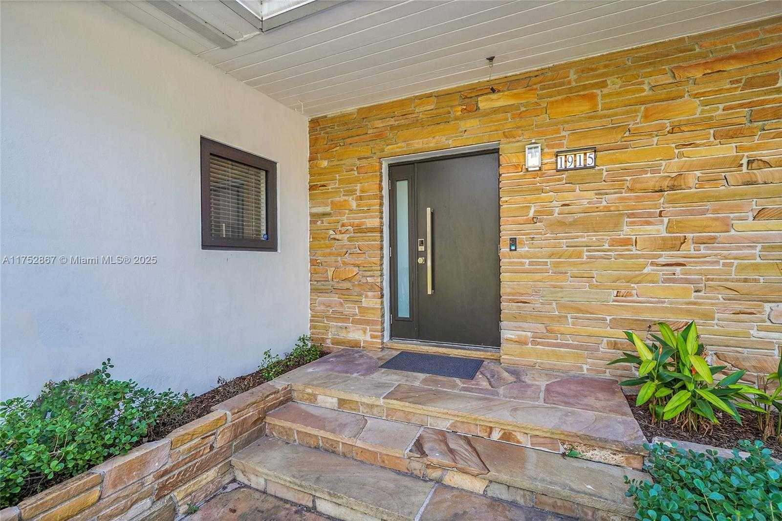 Small Image of 1915 SOUTH MIAMI AVE, Miami Number 11