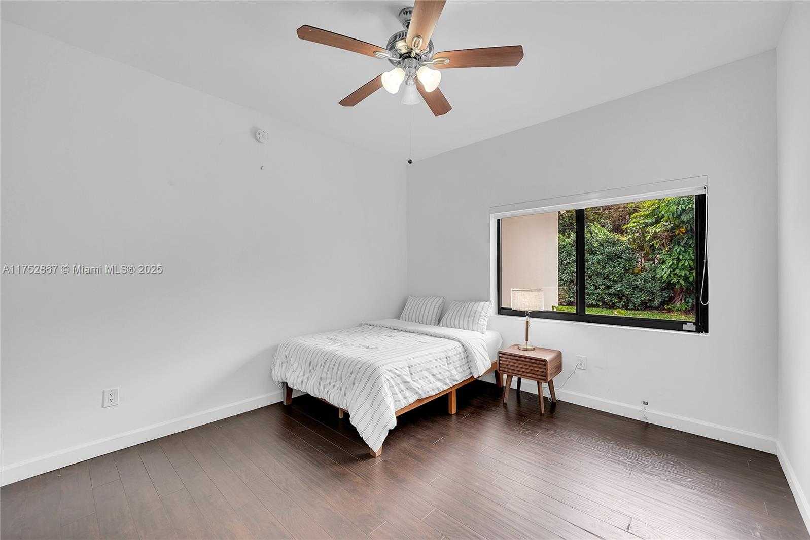 Small Image of 1915 SOUTH MIAMI AVE, Miami Number 23