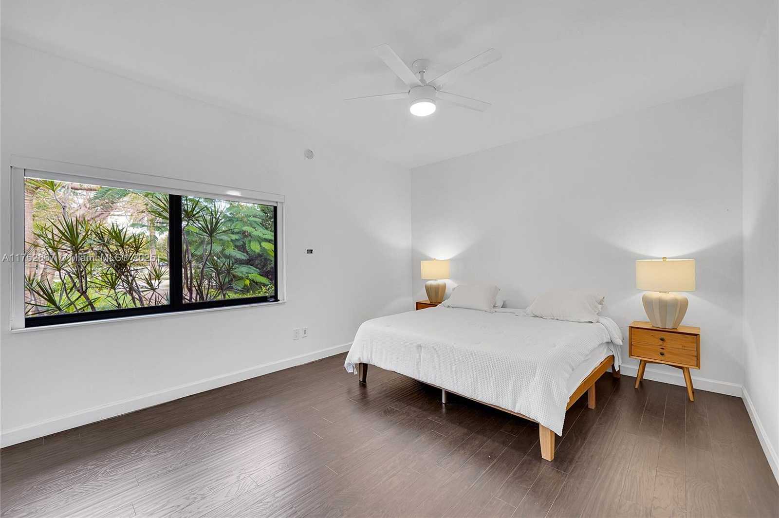 Small Image of 1915 SOUTH MIAMI AVE, Miami Number 30