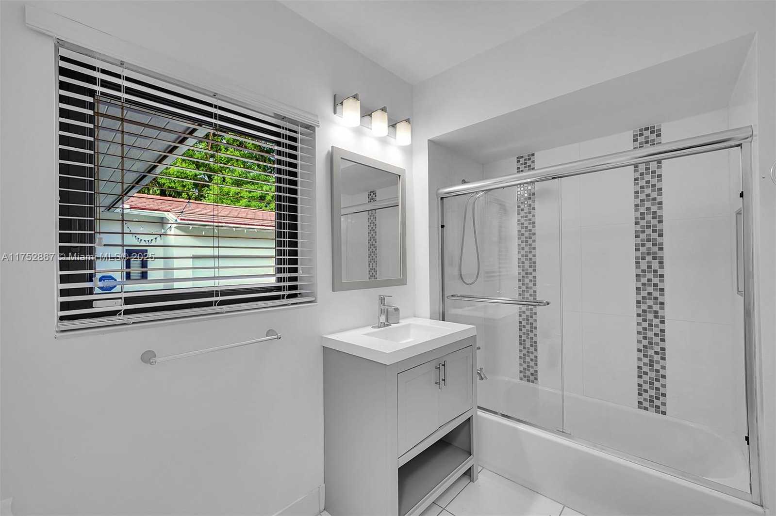 Small Image of 1915 SOUTH MIAMI AVE, Miami Number 32
