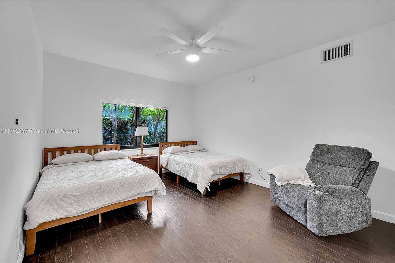 Small Image of 1915 SOUTH MIAMI AVE, Miami Number 33