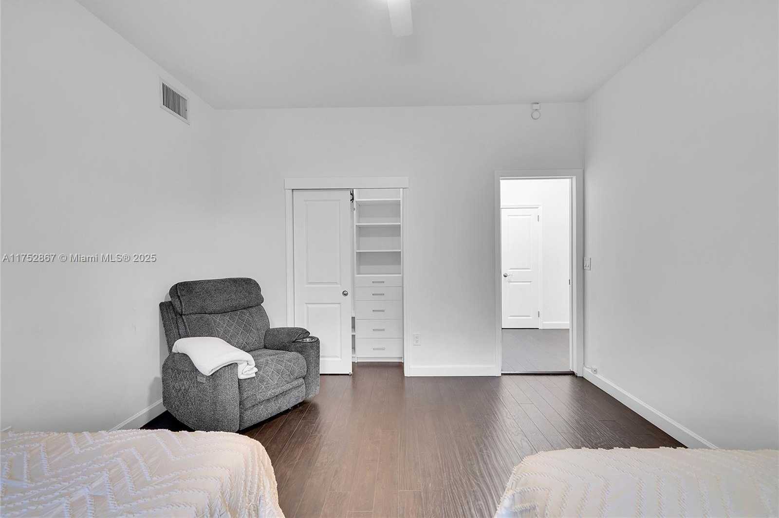 Small Image of 1915 SOUTH MIAMI AVE, Miami Number 34