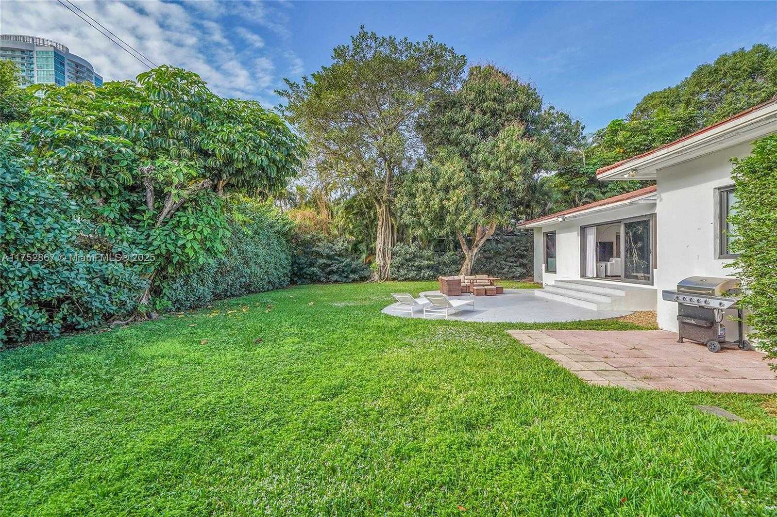 Small Image of 1915 SOUTH MIAMI AVE, Miami Number 43