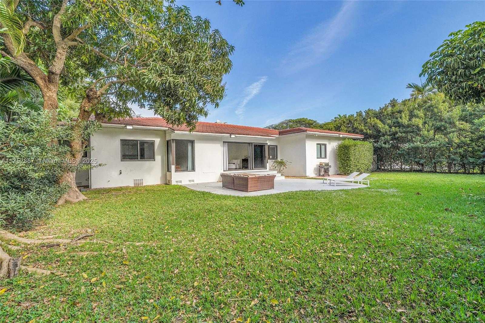 Small Image of 1915 SOUTH MIAMI AVE, Miami Number 46