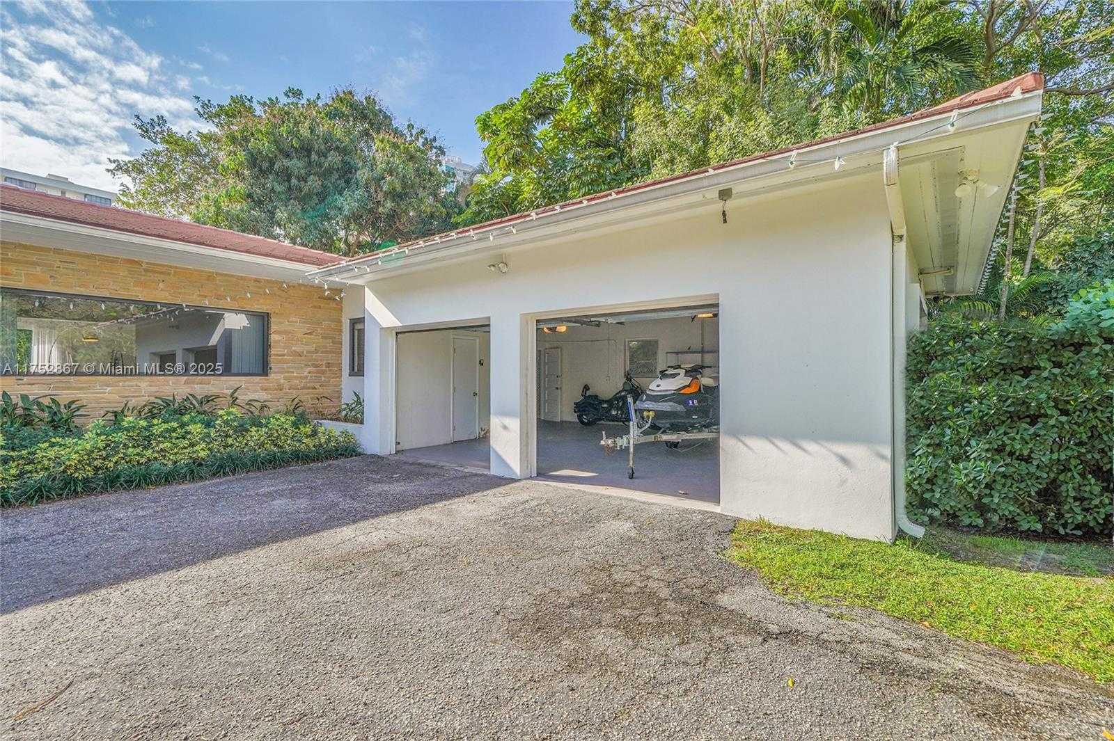 Small Image of 1915 SOUTH MIAMI AVE, Miami Number 48