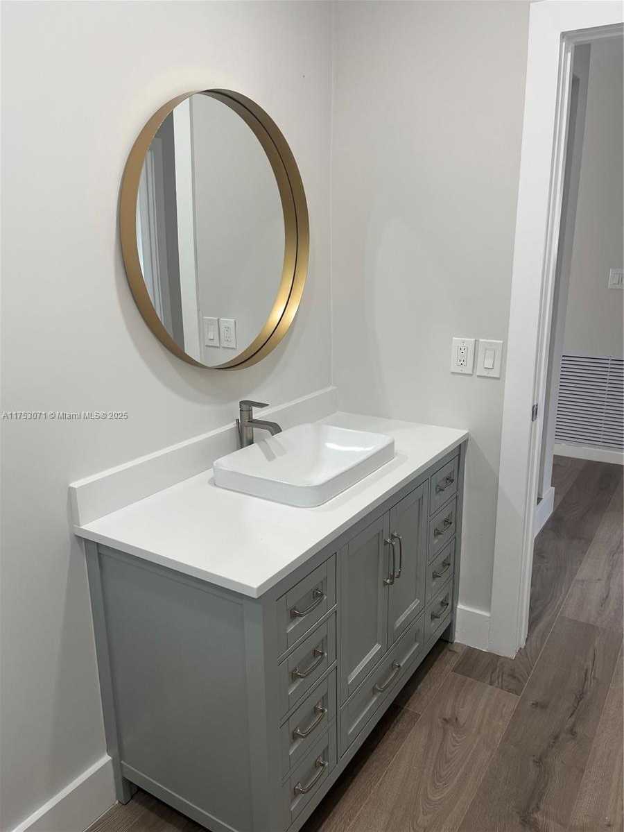 Small Image of 110 NORTH EAST 132ND ST, North Miami Number 12