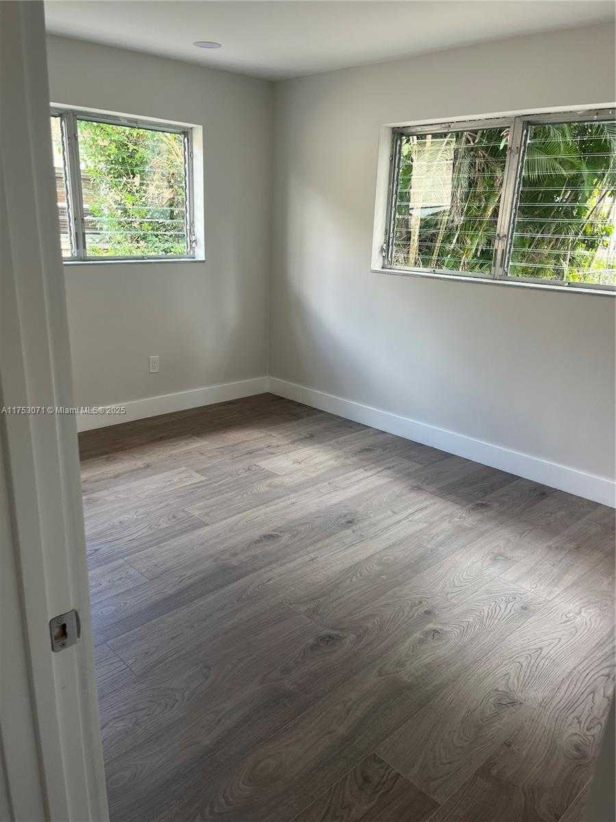 Small Image of 110 NORTH EAST 132ND ST, North Miami Number 14