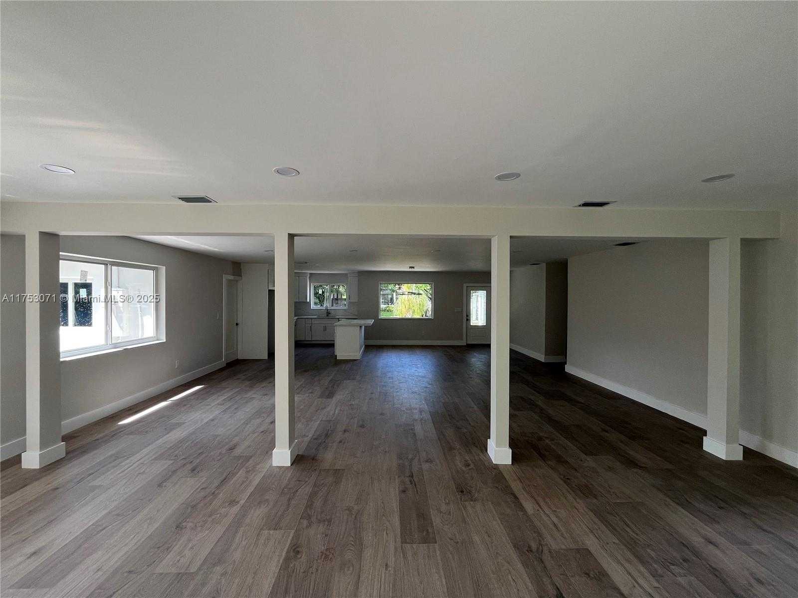 Small Image of 110 NORTH EAST 132ND ST, North Miami Number 15