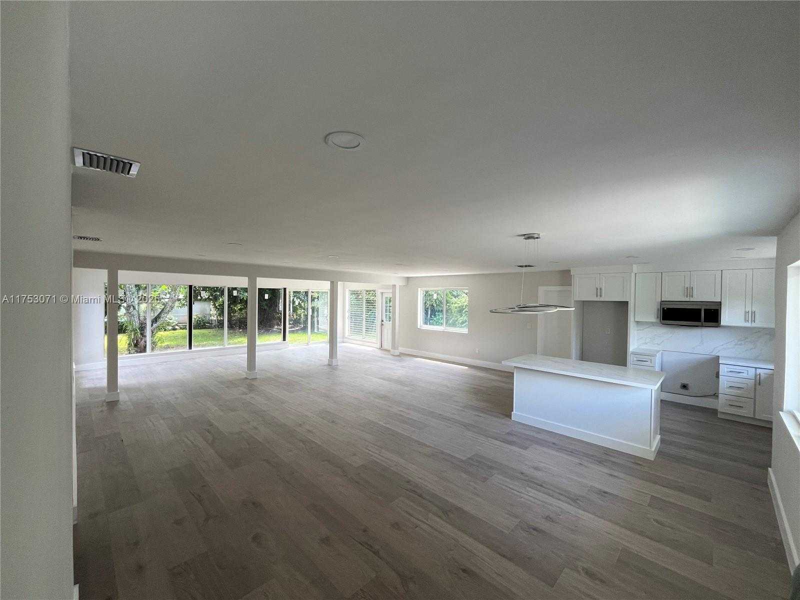 Small Image of 110 NORTH EAST 132ND ST, North Miami Number 19