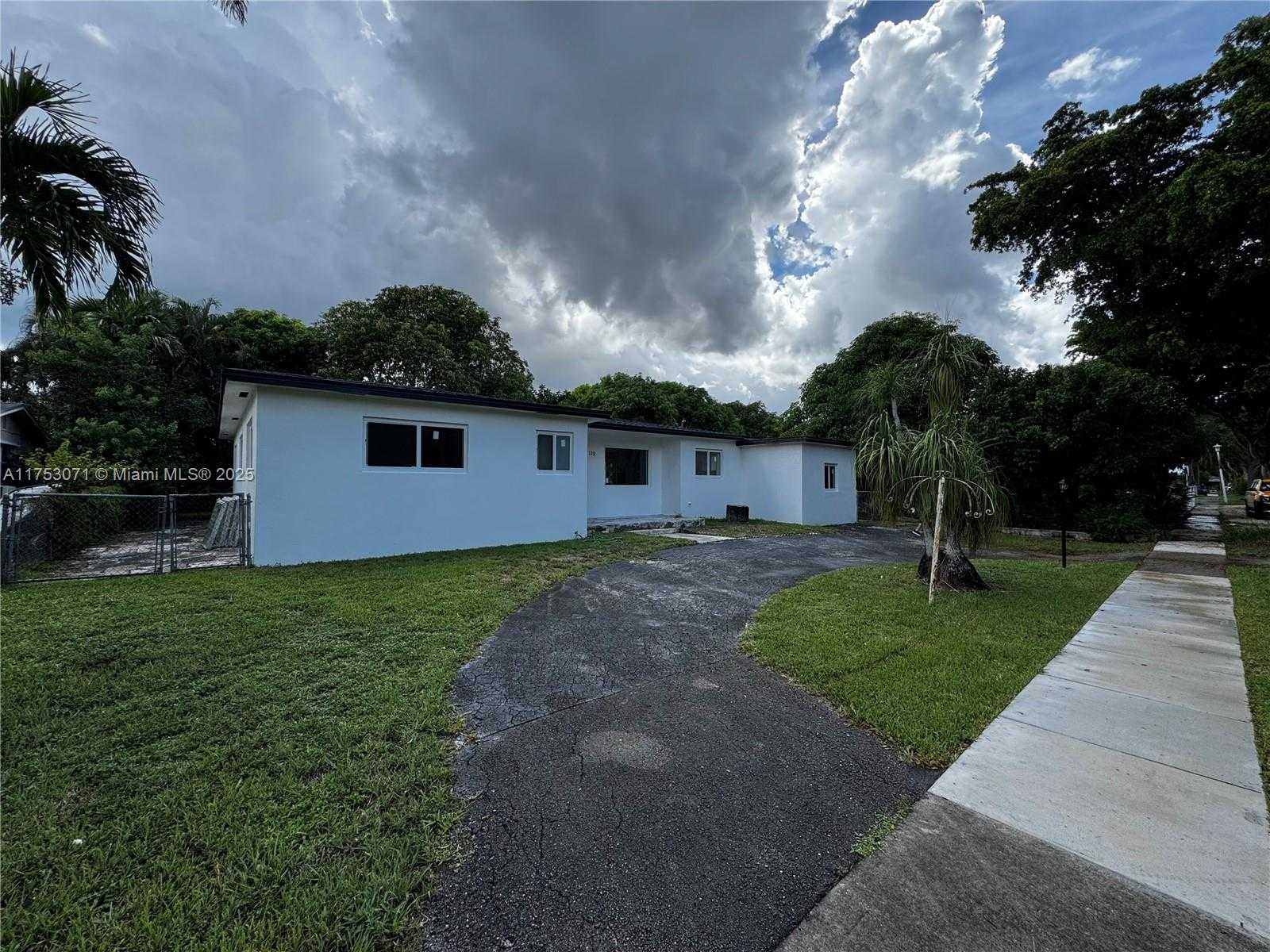 Small Image of 110 NORTH EAST 132ND ST, North Miami Number 2