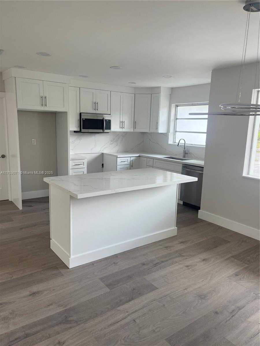 Small Image of 110 NORTH EAST 132ND ST, North Miami Number 6