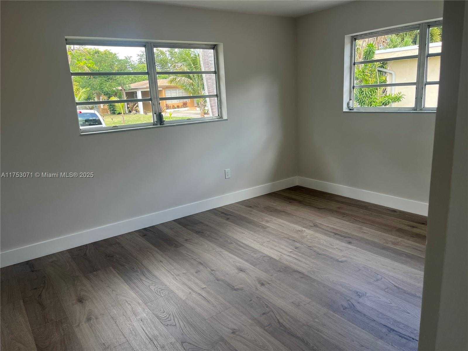 Small Image of 110 NORTH EAST 132ND ST, North Miami Number 8