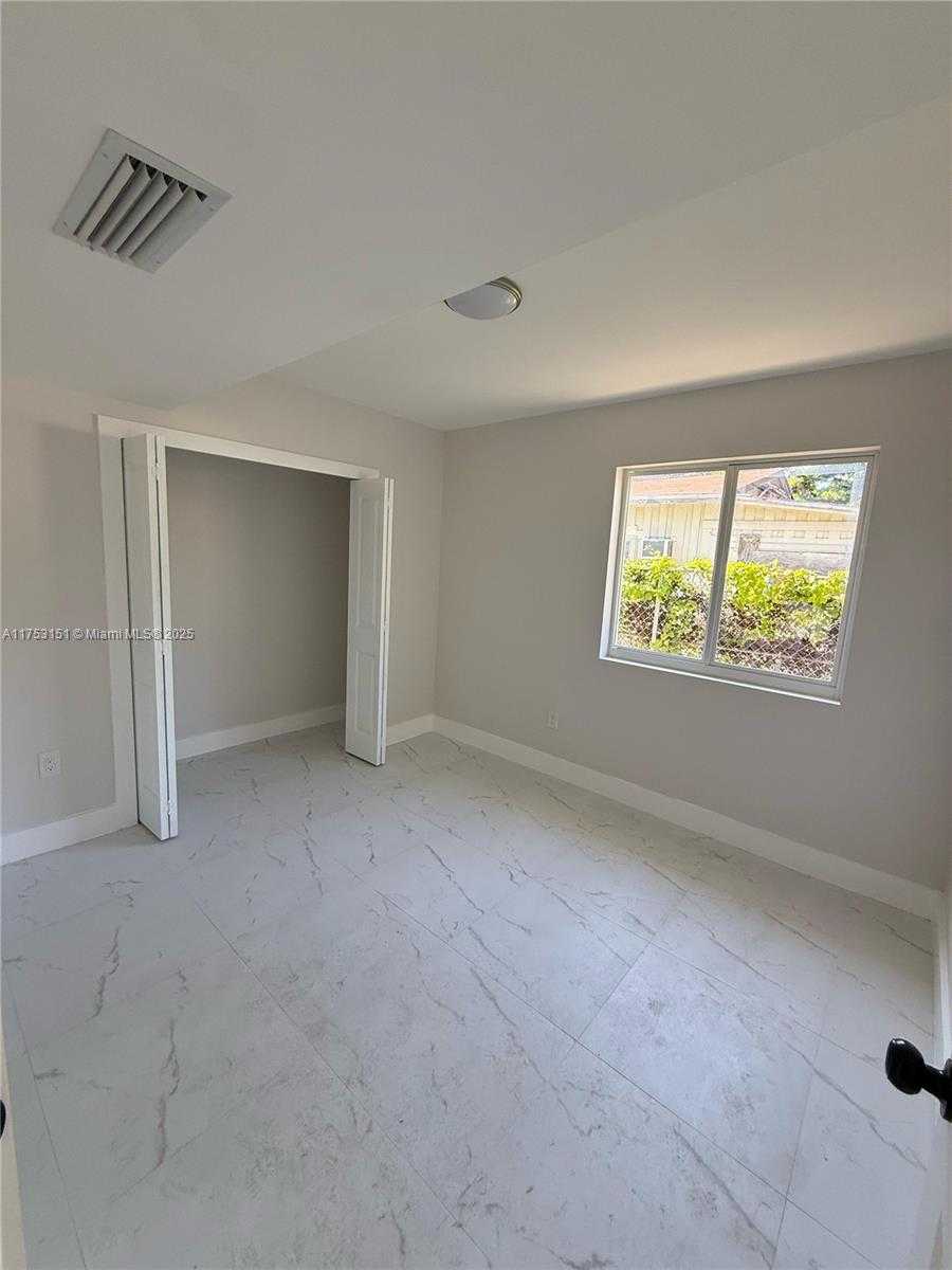 Small Image of 1361 NORTH WEST 29TH TER, Miami Number 4