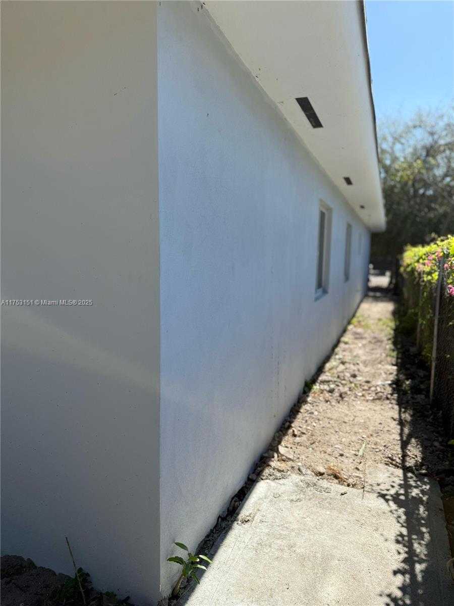 Small Image of 1361 NORTH WEST 29TH TER, Miami Number 9