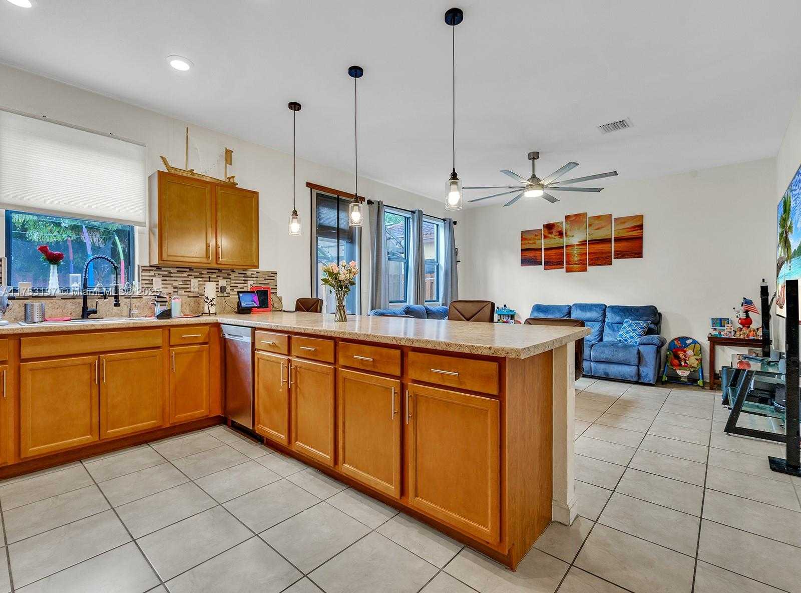 Small Image of 726 SOUTH EAST 37TH PL, Homestead Number 11