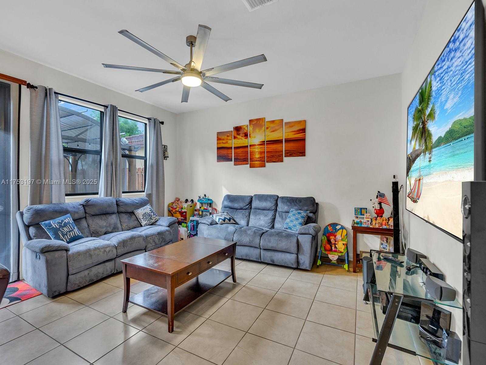Small Image of 726 SOUTH EAST 37TH PL, Homestead Number 14