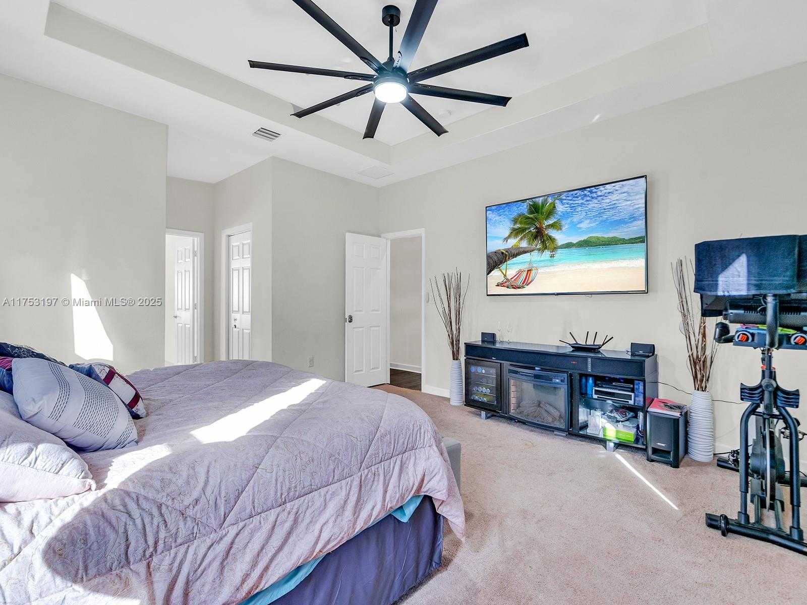 Small Image of 726 SOUTH EAST 37TH PL, Homestead Number 19