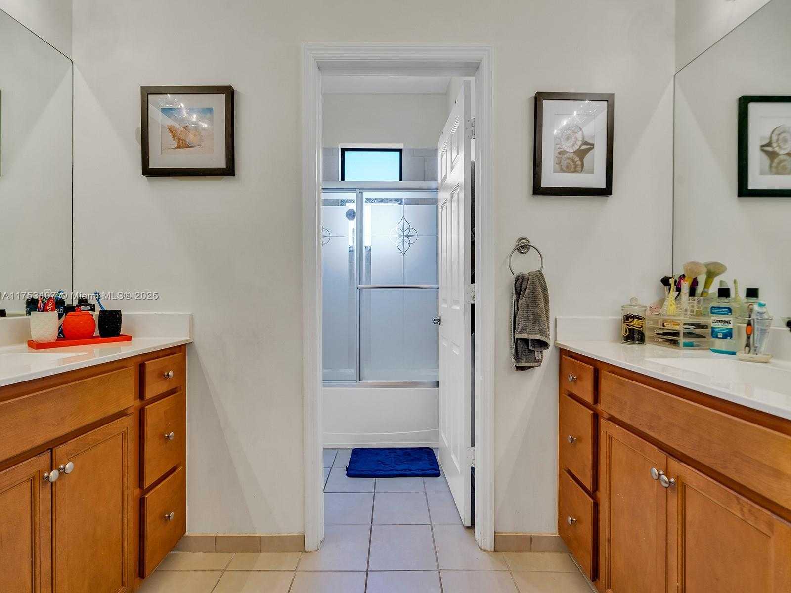 Small Image of 726 SOUTH EAST 37TH PL, Homestead Number 21