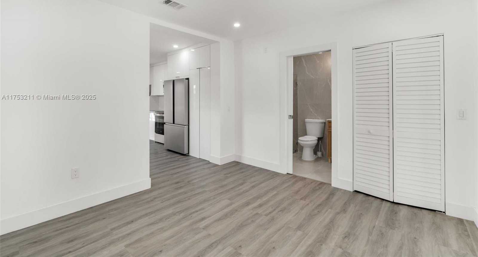 Small Image of 30 SOUTH WEST 7TH ST, Hallandale Beach Number 13