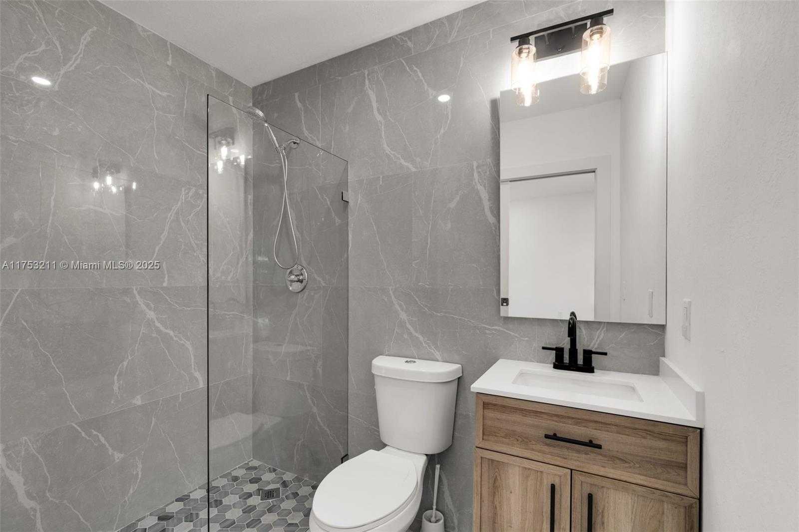 Small Image of 30 SOUTH WEST 7TH ST, Hallandale Beach Number 15