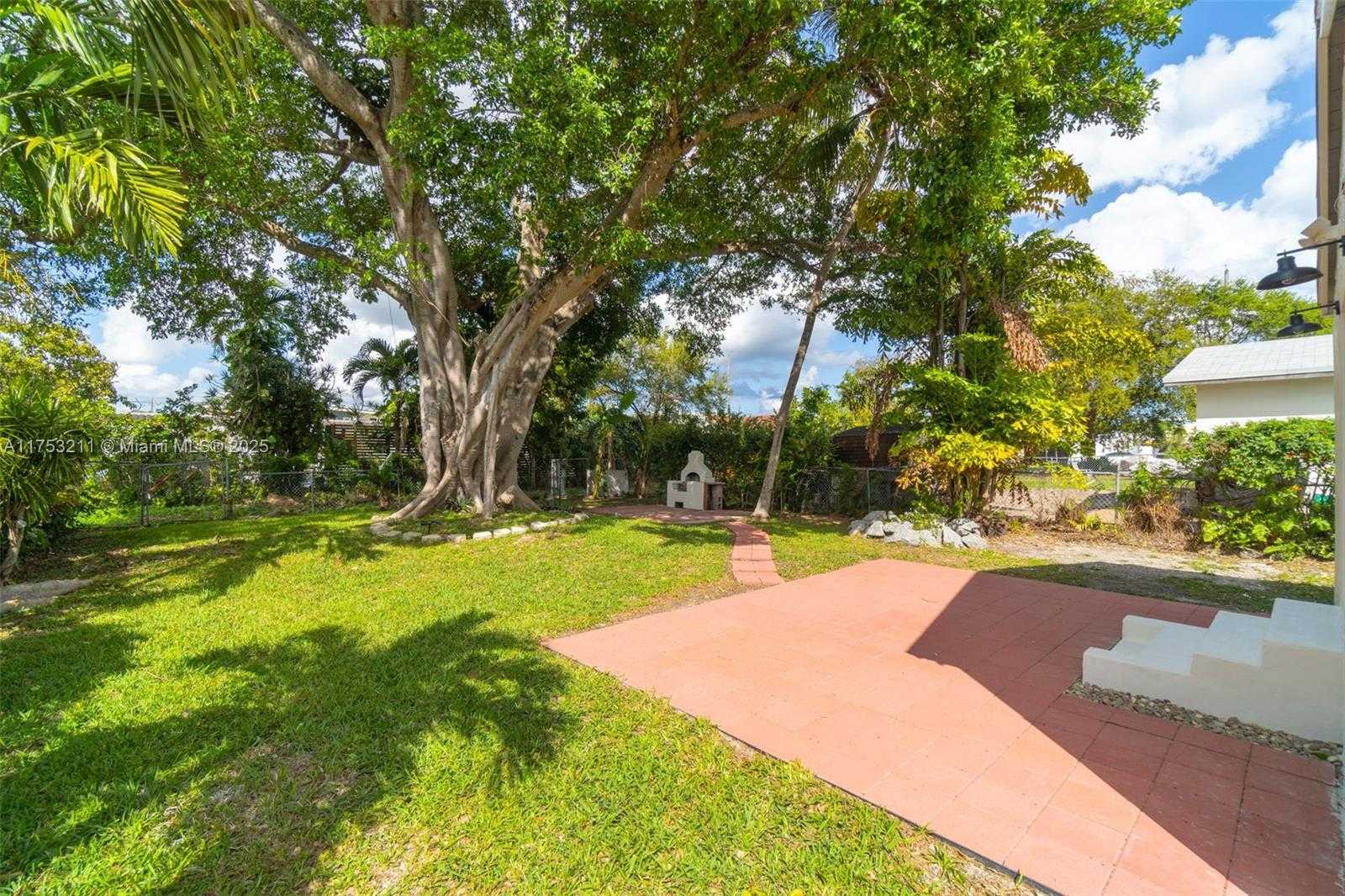 Small Image of 30 SOUTH WEST 7TH ST, Hallandale Beach Number 23