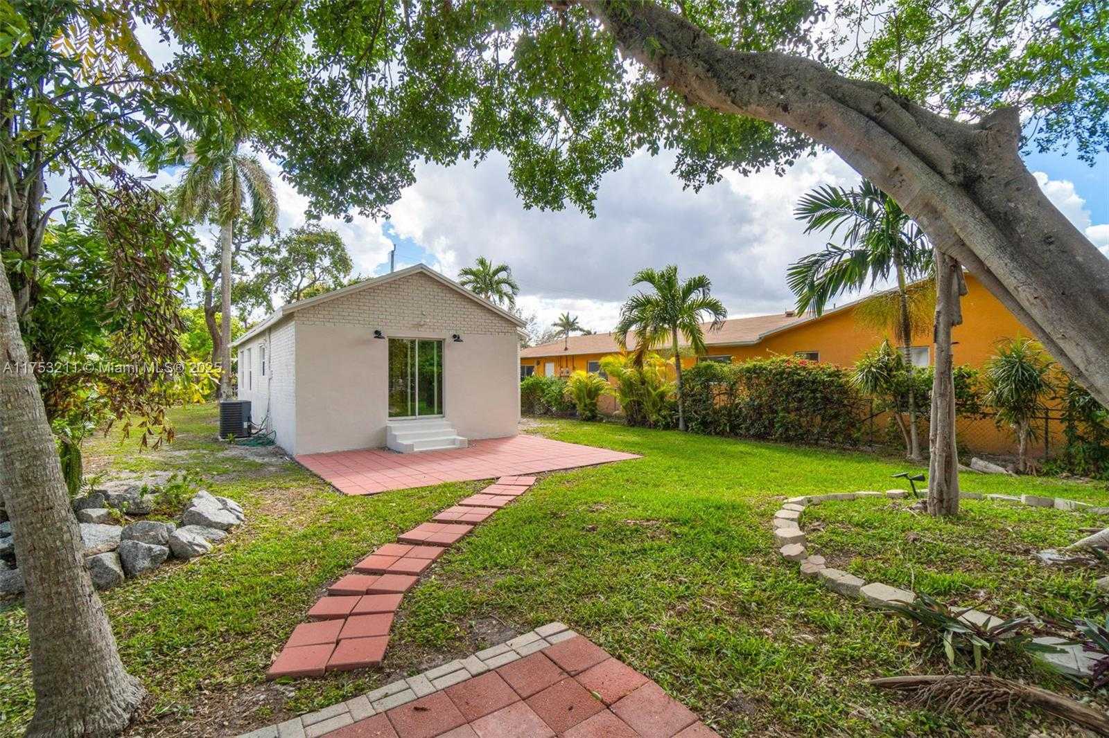 Small Image of 30 SOUTH WEST 7TH ST, Hallandale Beach Number 24