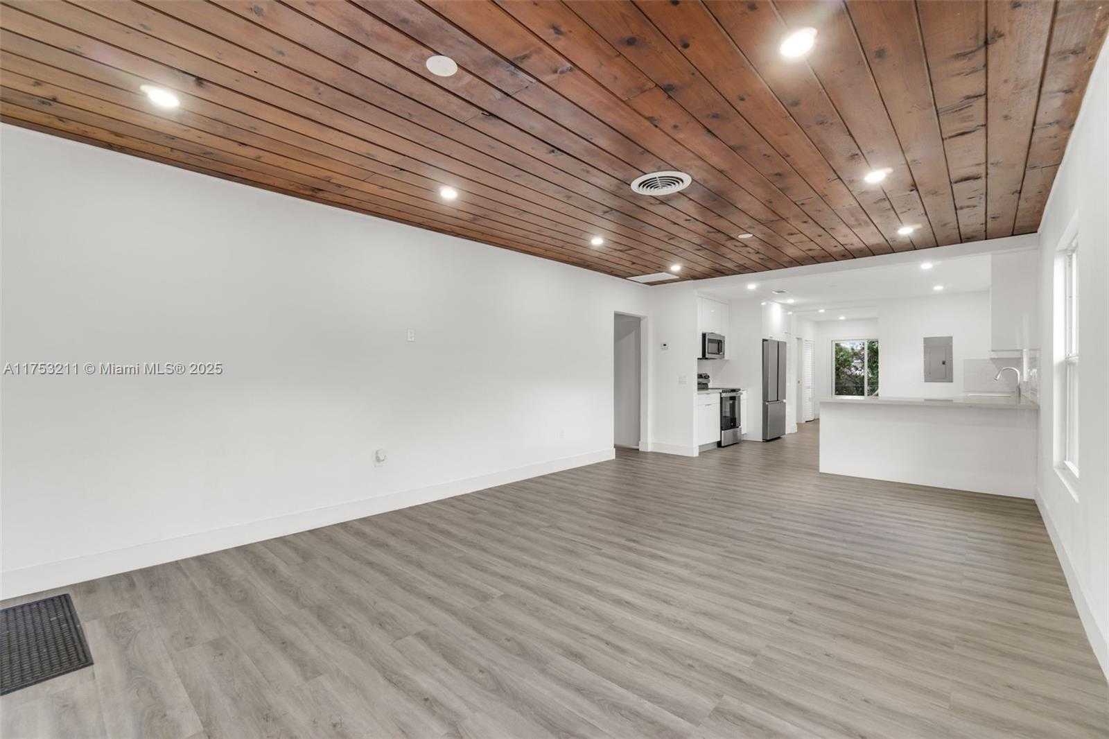 Small Image of 30 SOUTH WEST 7TH ST, Hallandale Beach Number 5