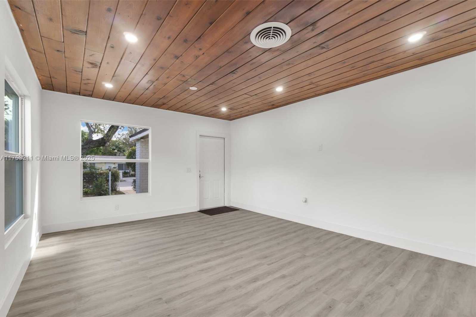 Small Image of 30 SOUTH WEST 7TH ST, Hallandale Beach Number 6