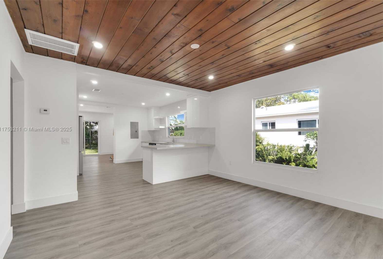 Small Image of 30 SOUTH WEST 7TH ST, Hallandale Beach Number 7