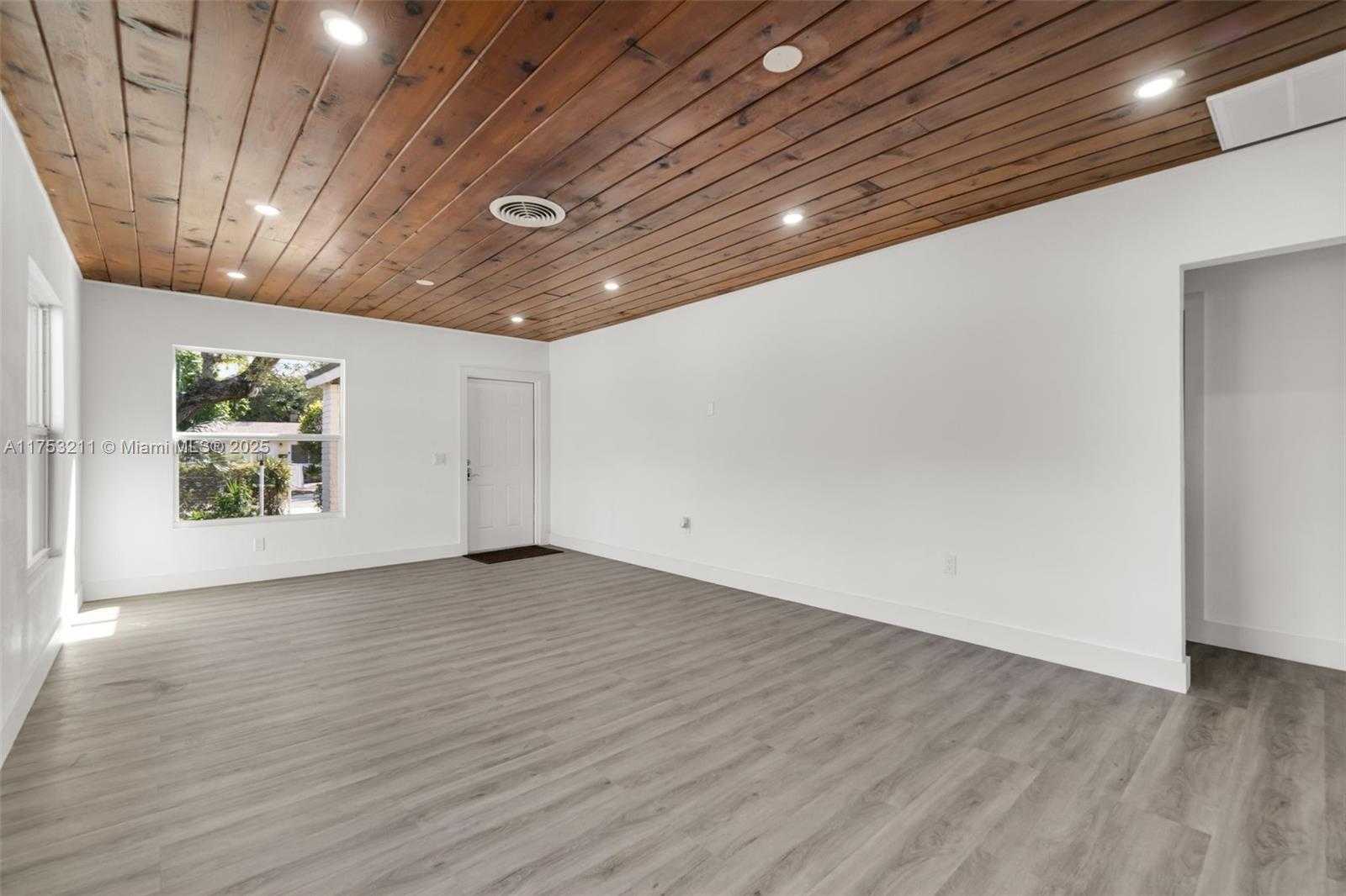Small Image of 30 SOUTH WEST 7TH ST, Hallandale Beach Number 8