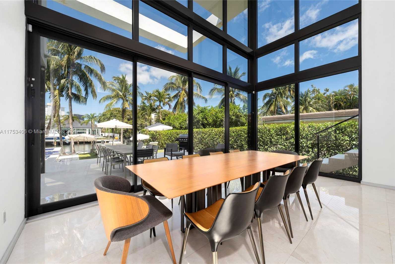Small Image of 418 SUNSET DR, Hallandale Beach Number 15