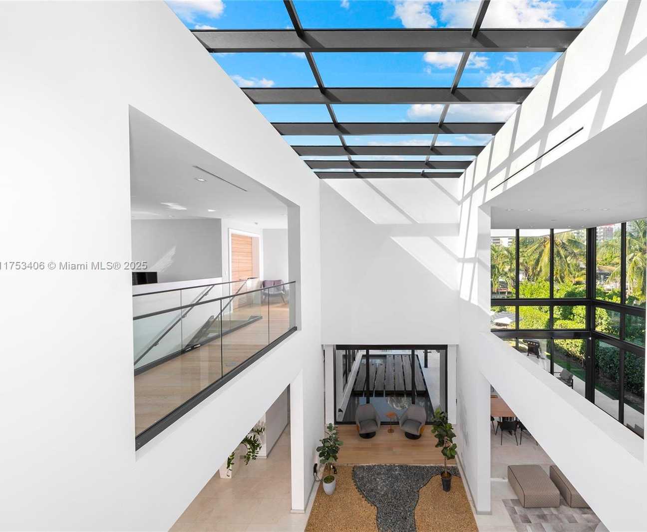Small Image of 418 SUNSET DR, Hallandale Beach Number 25