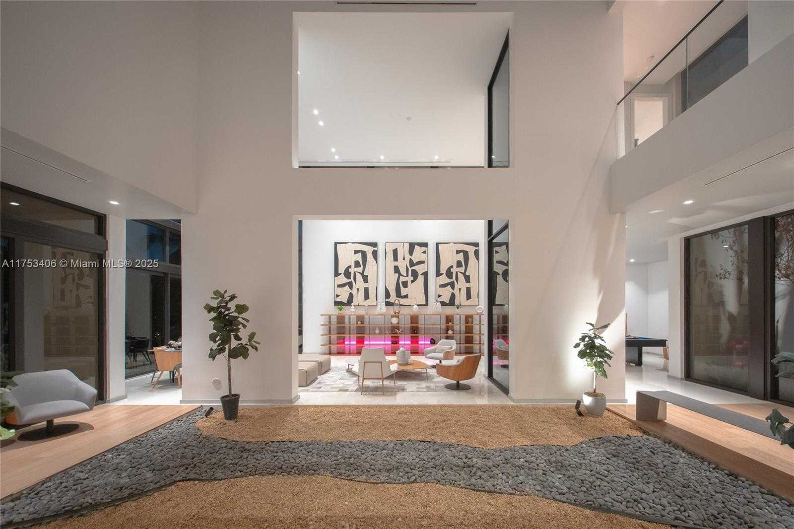Small Image of 418 SUNSET DR, Hallandale Beach Number 37
