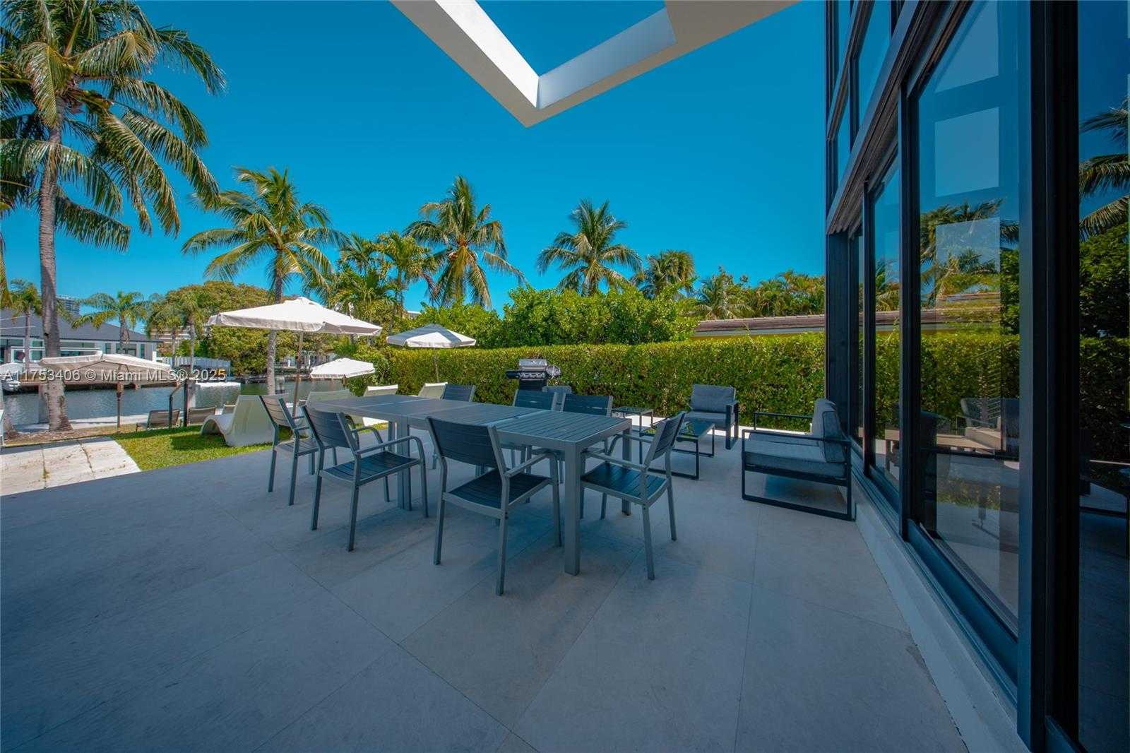 Small Image of 418 SUNSET DR, Hallandale Beach Number 38