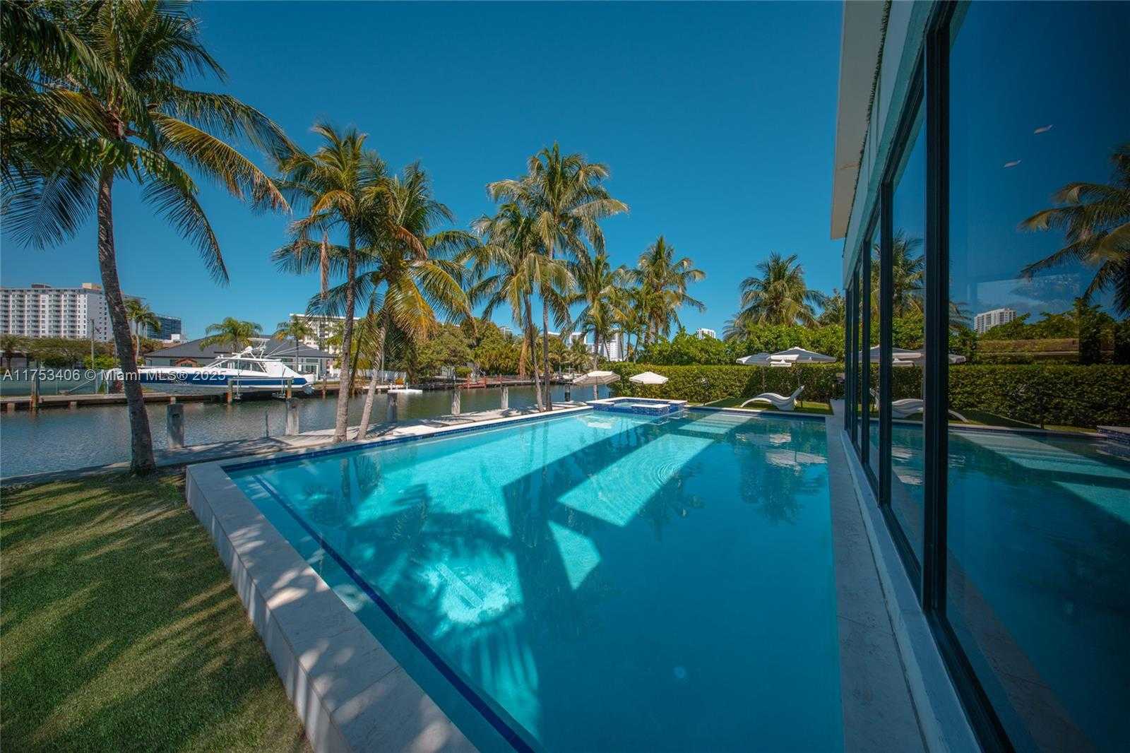 Small Image of 418 SUNSET DR, Hallandale Beach Number 41